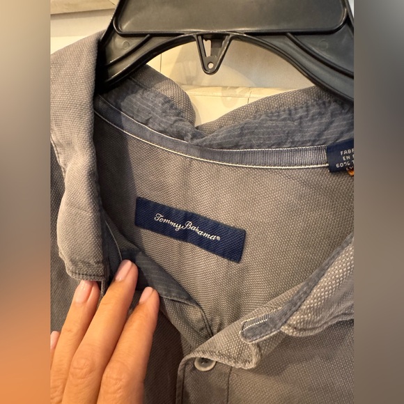 Men's Tommy Bahama Gray Casual Shirt - Picture 2 of 4
